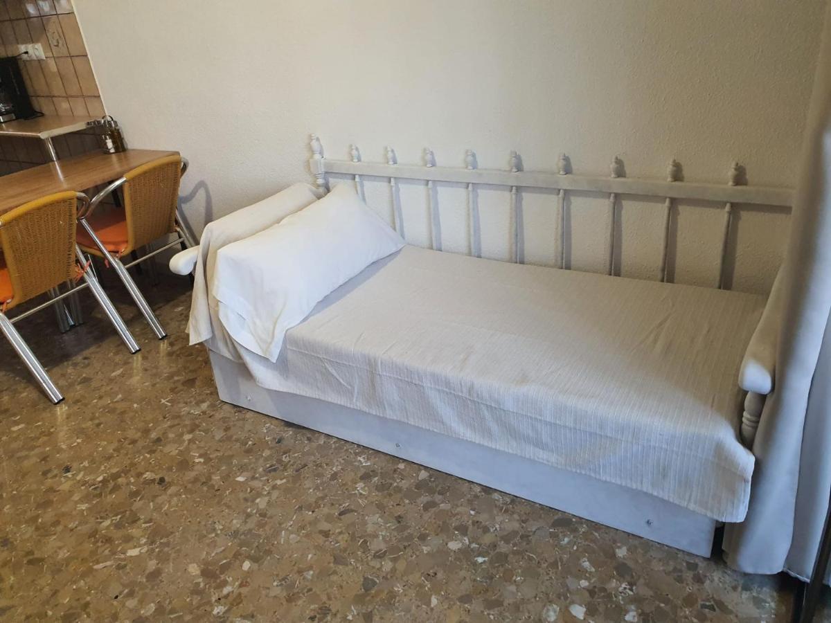 Vintage Benidorm Apartment Luaran gambar
